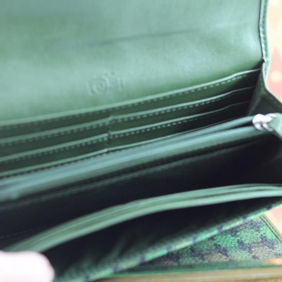 LOFT Green Fabric Wallet - Picture 5 of 10